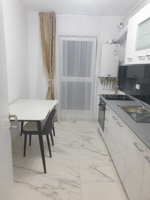Inchiriez apartament
