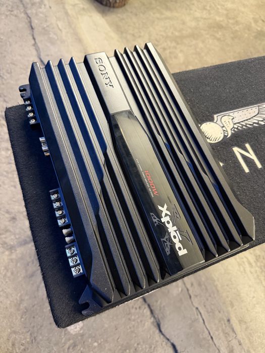 Бас каса Hifonics с усилвател!! Много мощна!