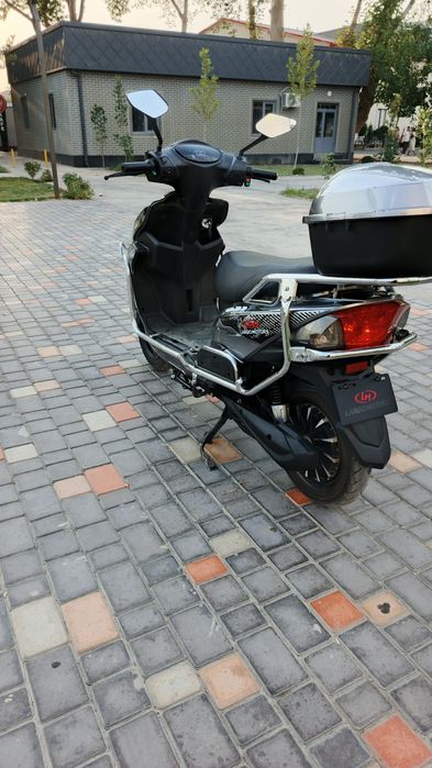 Skuter sotiladi.