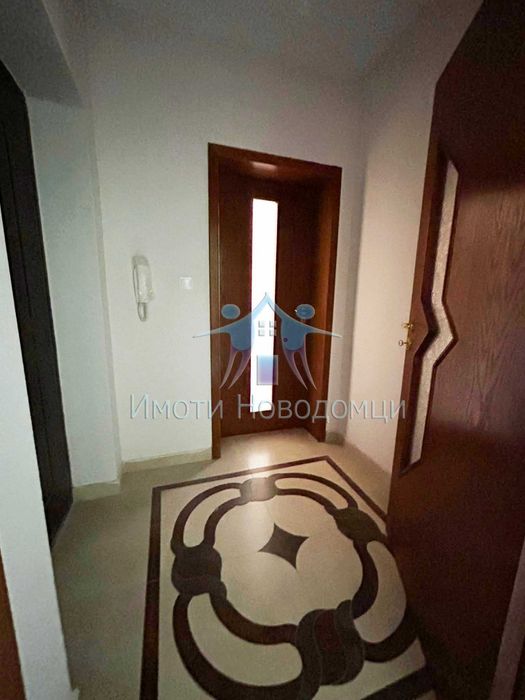 Продава се Четиристаен апартамент в Шумен, Пазара - 130 кв.м за 746 €/кв.м - Снимка #7