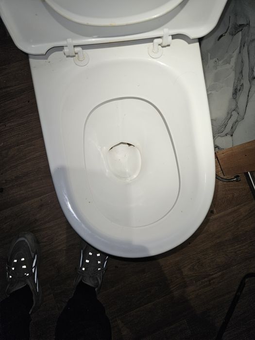 Продаётся унитаз