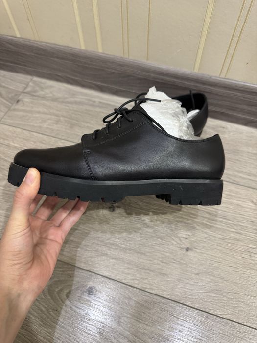 Продам новые кожанные полуботинки