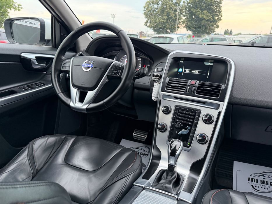 Volvo XC60/ Ocean Race/  AWD/ 2.4 190 cp/ Garantie 12 Luni/ Rate fixe avans 0%