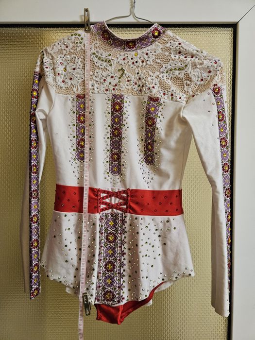 Costum gimnastica