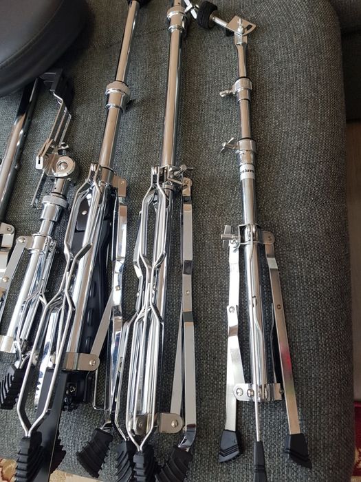 Stative toba pedala cinele