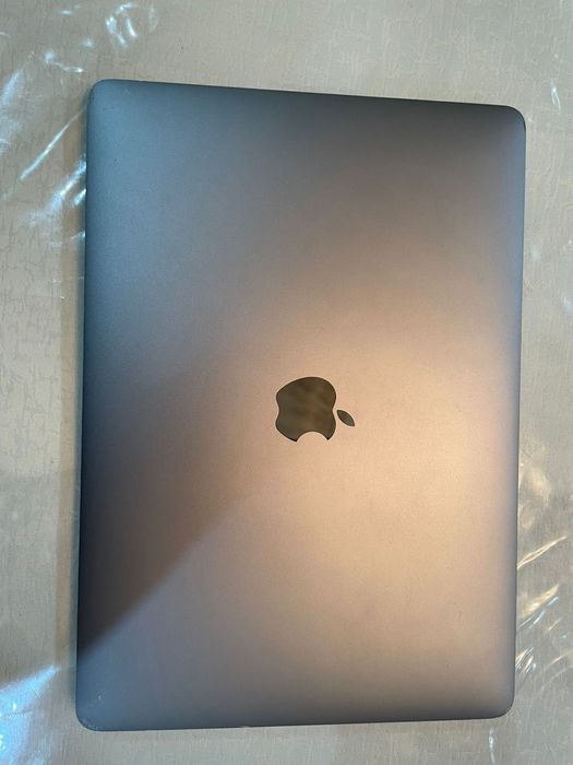 Продается макбук в отличном состояние