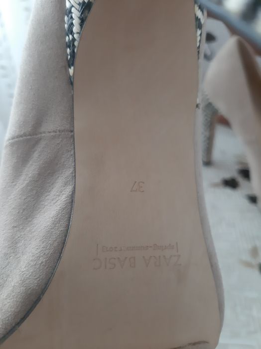 Vând pantofi zara  nr 36 37