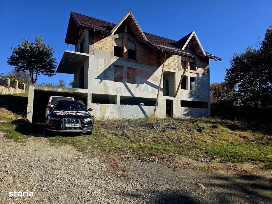 Casă / Vilă cu 5 camere de vânzare