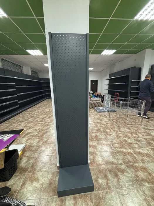 Метални стелажи за зоомагазин - търговско оборудване НОВО НАЛИЧНО