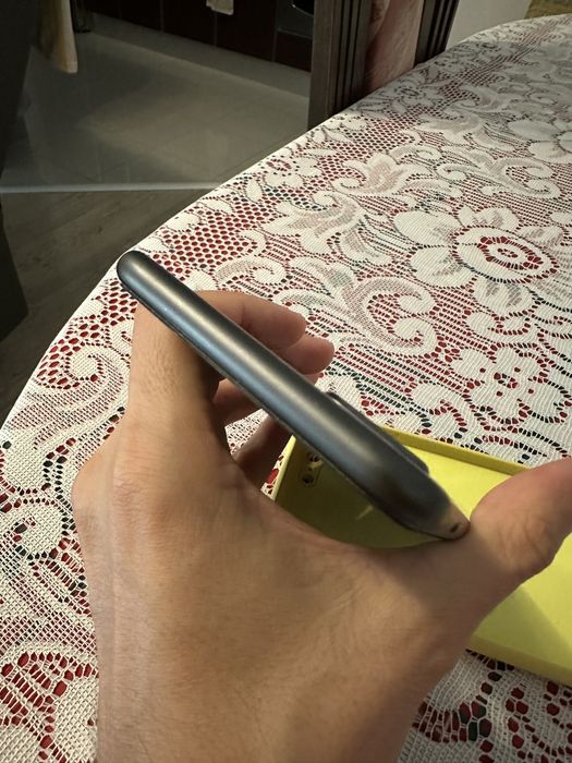 Iphone 8 plus + като нов
