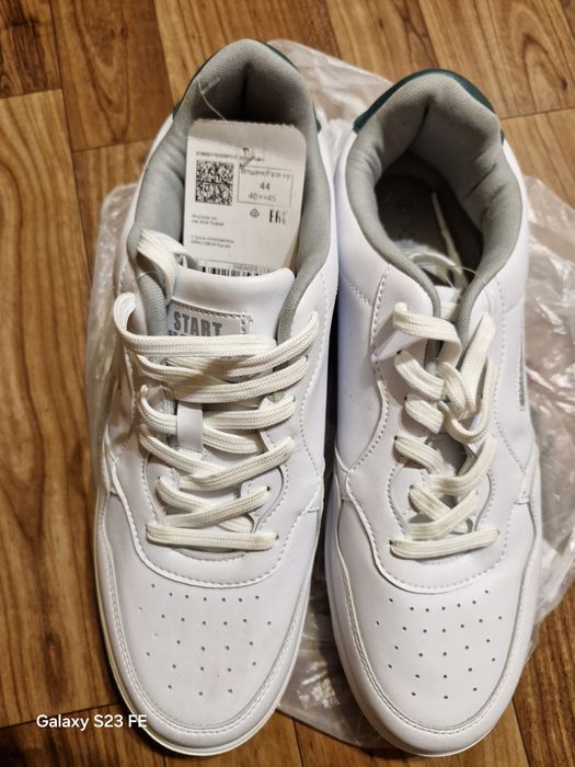 Продам мужские кроссовки