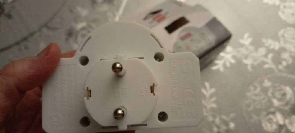 Тройник с сетевым выключателем(Германия)