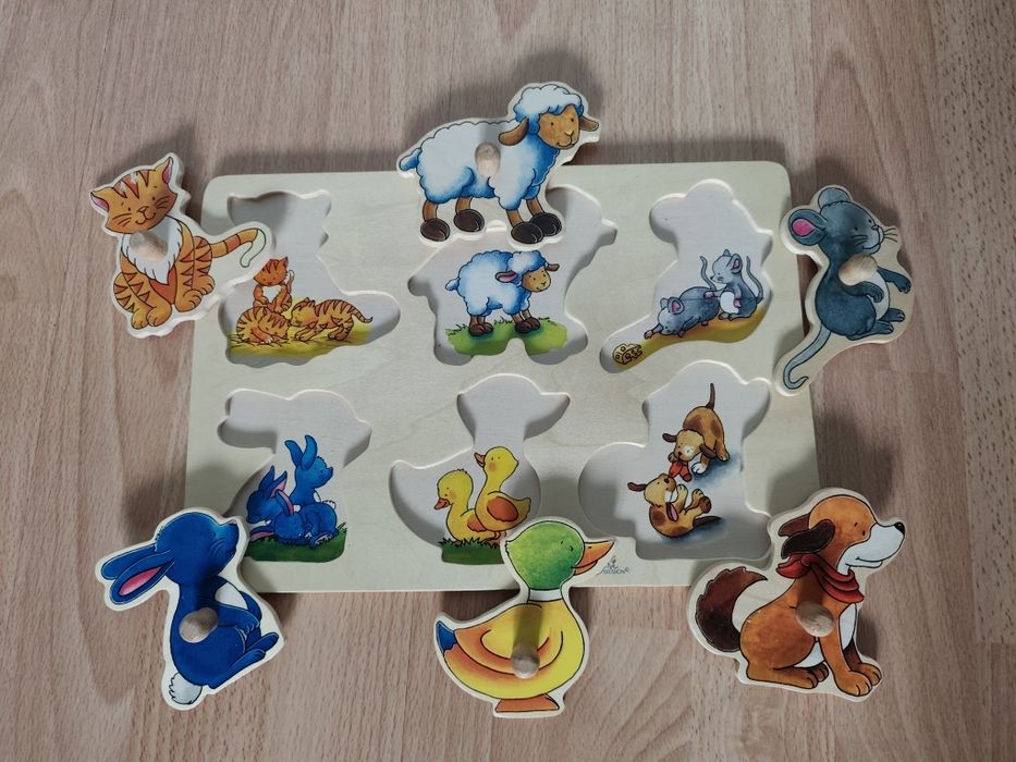 Лот дървени бебешки играчки