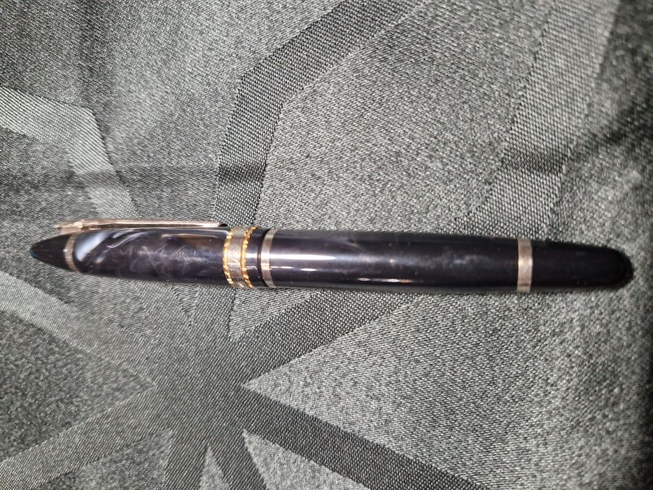 Уникална антикварна френска писалка Laguiole