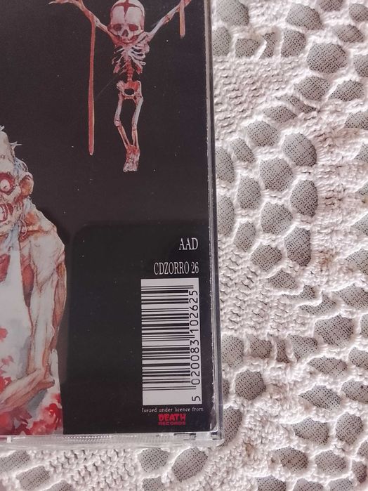 Cannibal Corpse-Butchered at Birth и Tomb of Mutilated
