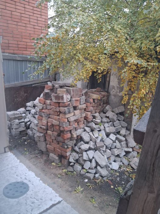 Отдам кирпичи самовывоз
