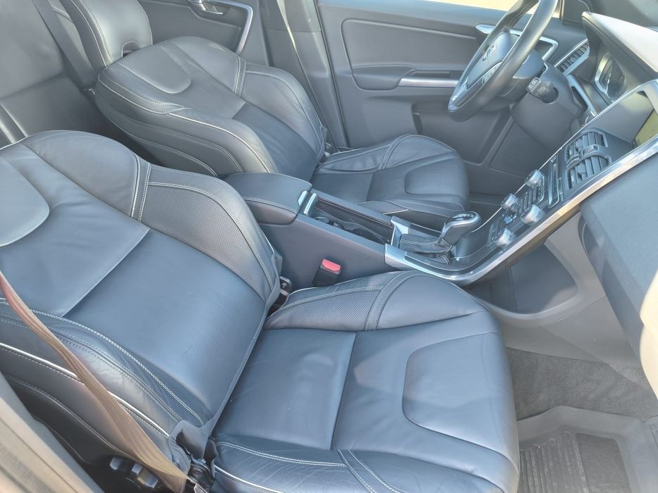 VOLVO XC 60 /AN 2016/2.4 Diesel 190 CP/CUTIE AUTOMATA /TRACȚIUNE 4* 4