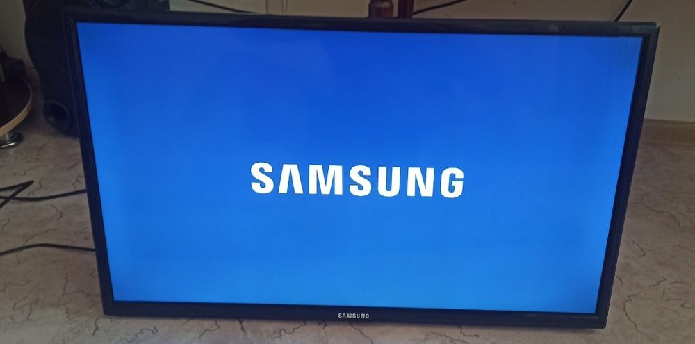 Смарт телевизор Samsung 106 см WiFi YouTube