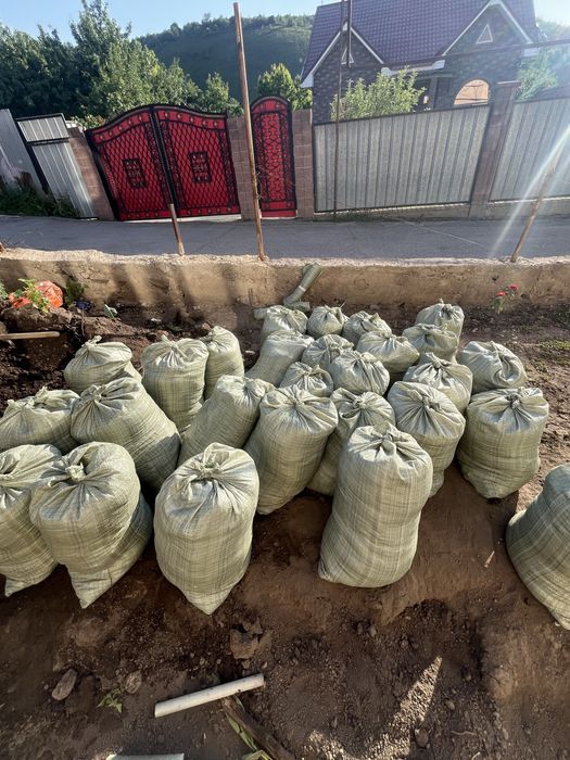 Горный черназём мешками