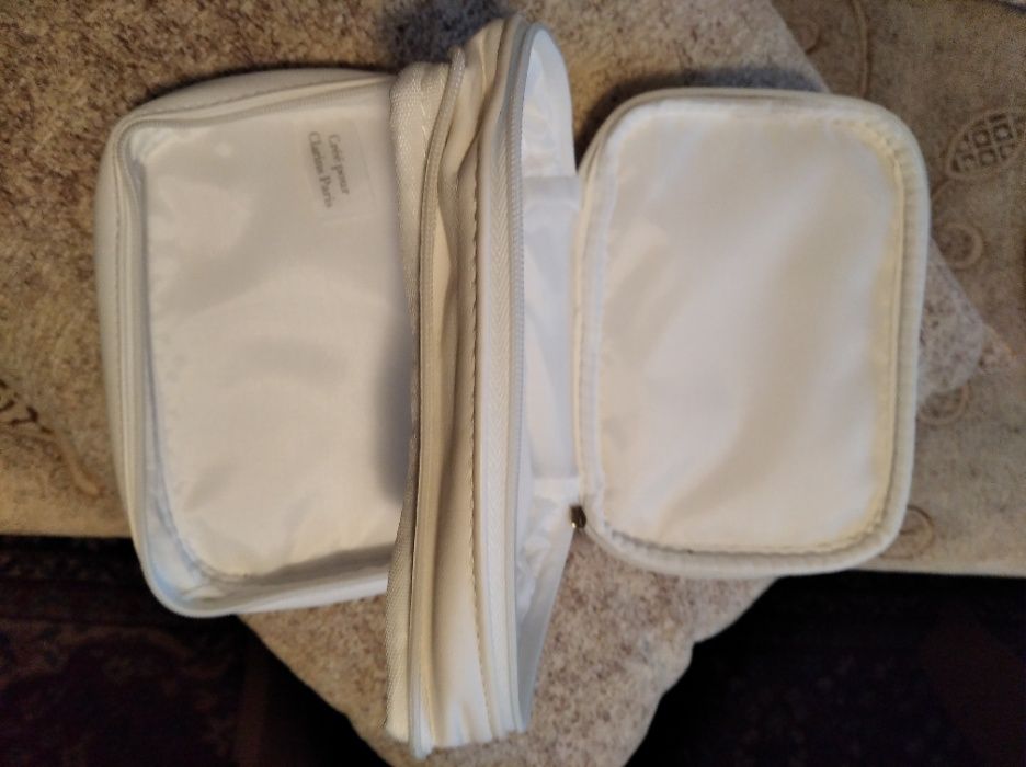 Clarins , Biotherm, Lancaster, Bulgaria козметични чантички