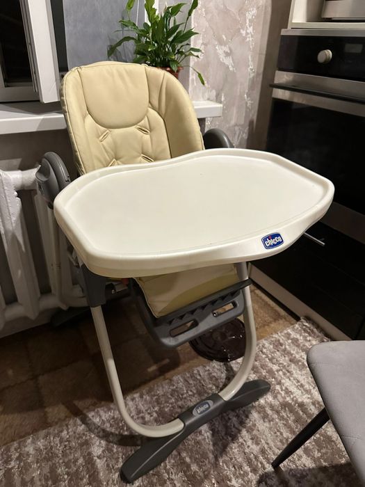 Продам стульчик для кормления Chicco