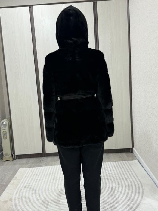 Продам шубу норковую