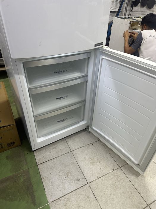 Продам холодильник LG