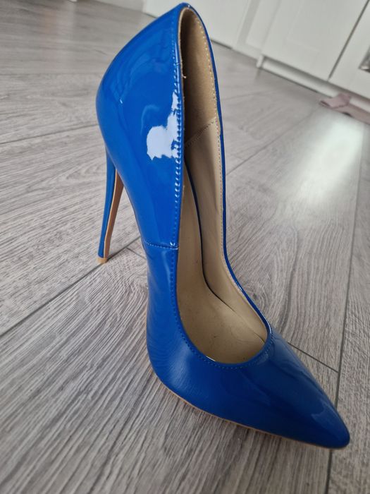 Pantofi cu toc dama noi
