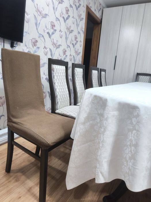 Стол со стульями