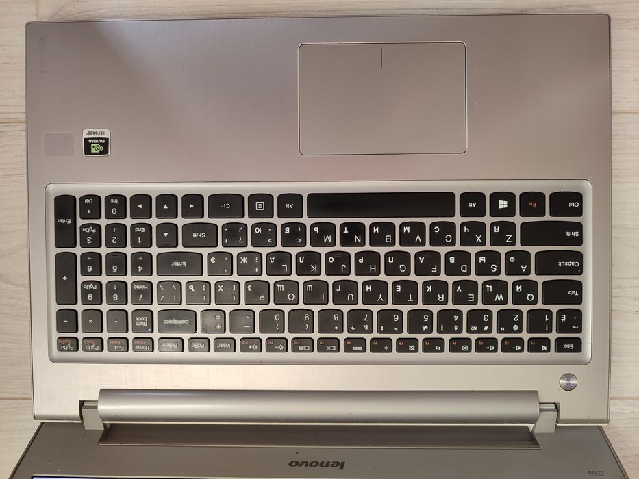 Ноутбук Леново белый