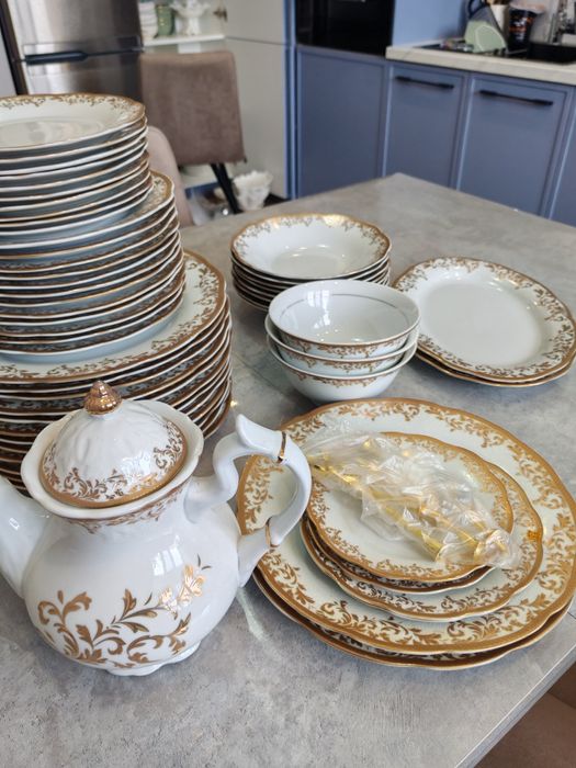 Продаю столовый сервиз