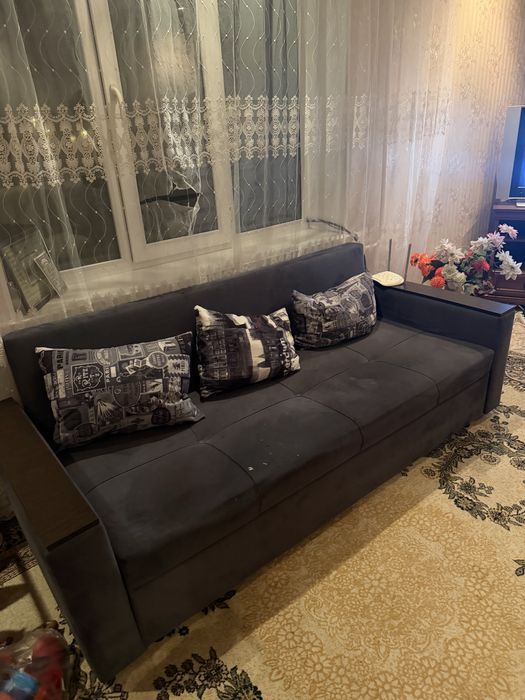 Срочно продам диван