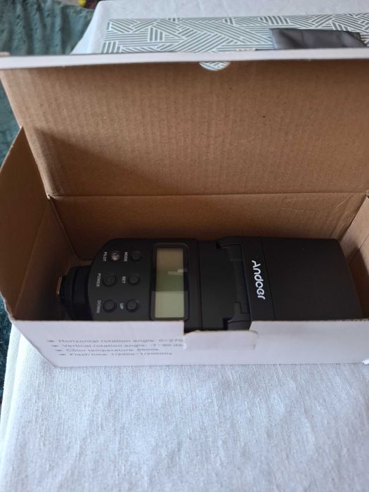 Светкавица нова за фотоапарат