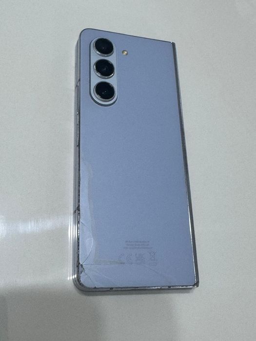 Samsung Galaxy Z Fold 5