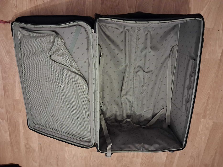 Troler,brend American Tourister 75/50/37,mare