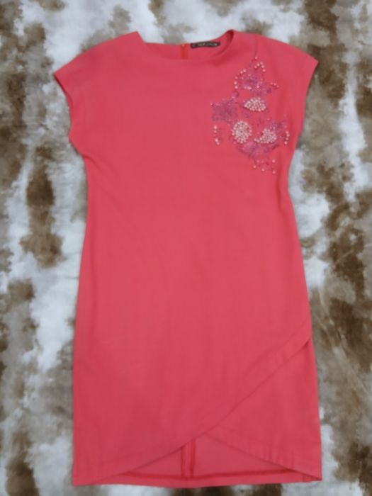 Продам платья в хорошем состоянии.