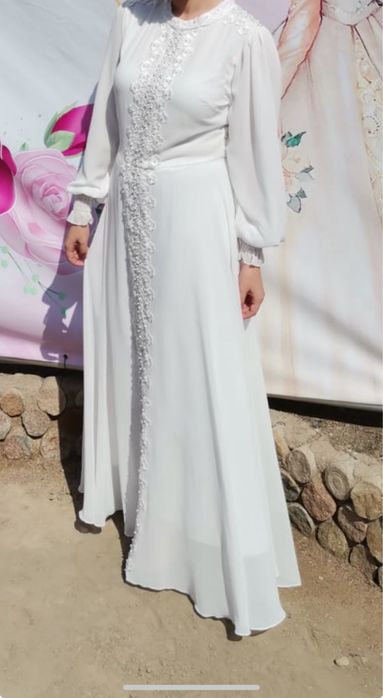 Белое платье