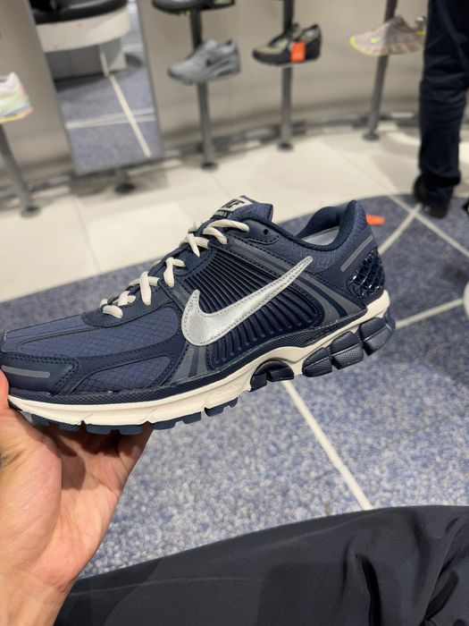 Кроссовки Nike vomero 5