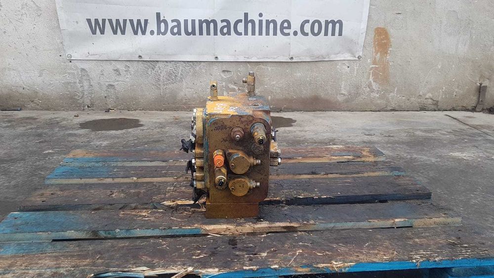 Distribuitor hidraulic buldozer Liebherr PR 712 , 722 , 732 , 742