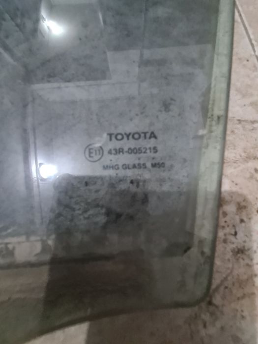 Водительская стекло на камри 50