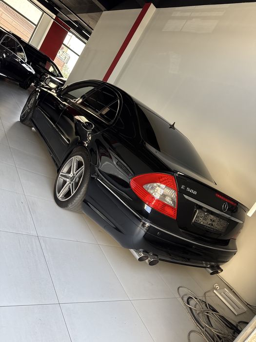 Mercedes 211 e500