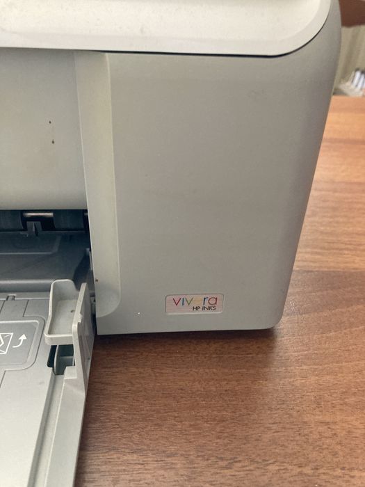 Цветной принтер со сканером hp c4100