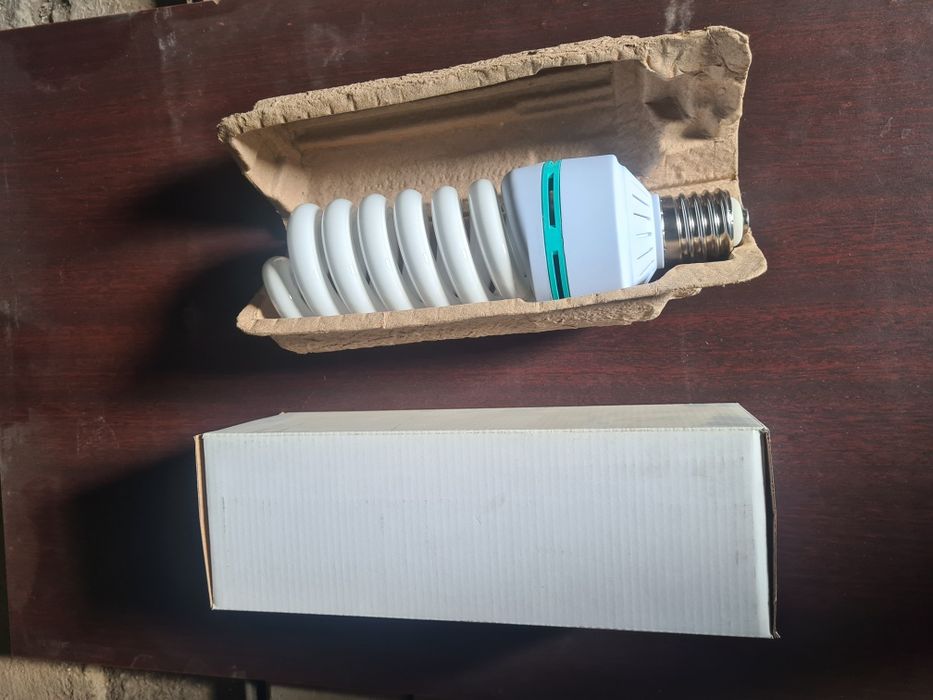 Лампочки новые цоколь Е40