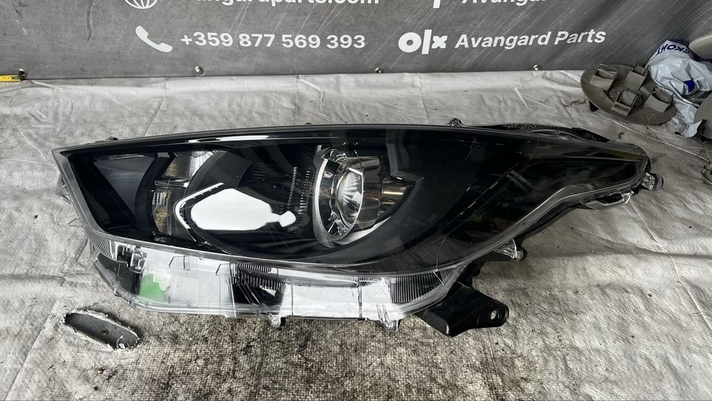 Ляв и десен фар Toyota Yaris 2019-