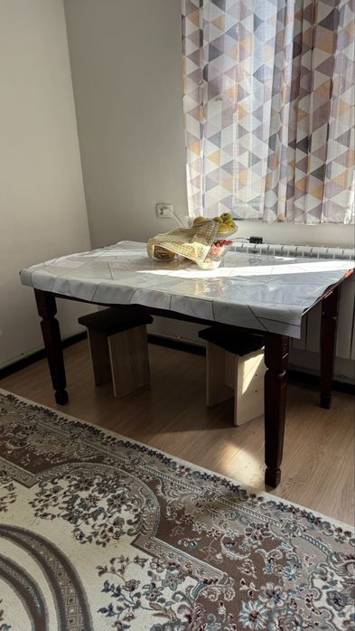 Стол , советский стол +4 табурет