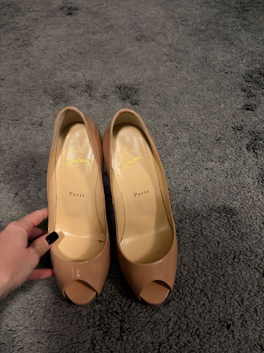 Оригинални дамски обувки Laboutin