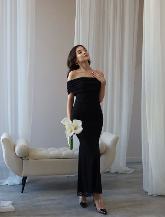 Силуэтное платье кружева