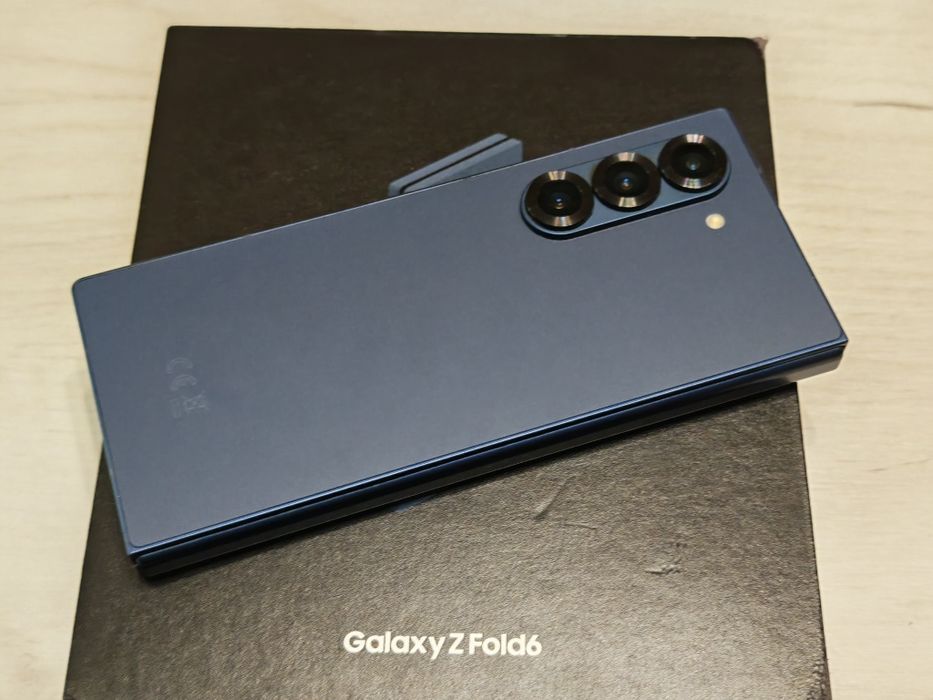 Отличен Samsung Galaxy Z Fold 6 256 GB