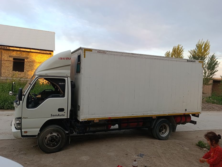 Isuzu 2015 6 ta gaz baloni kuzuv abshivka qilingan ishga tayyor