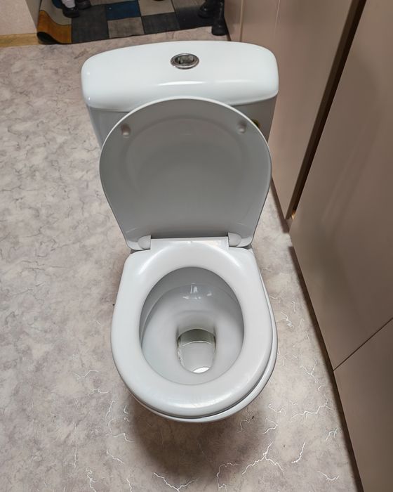 Продаётся унитаз